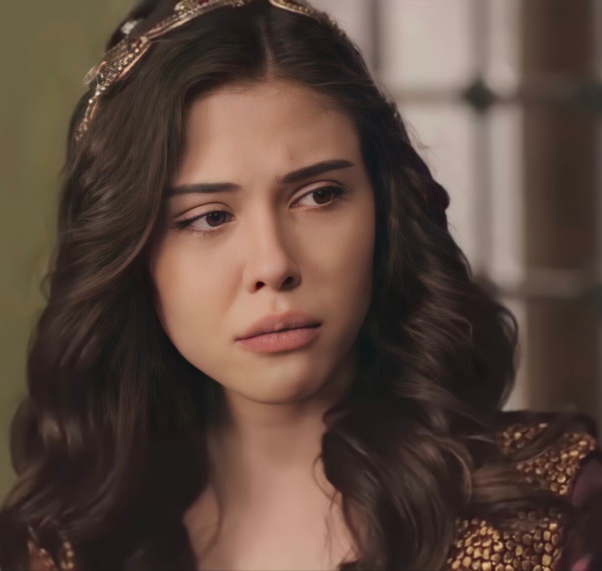 Махфируз-султан еле сдерживала слезы. 