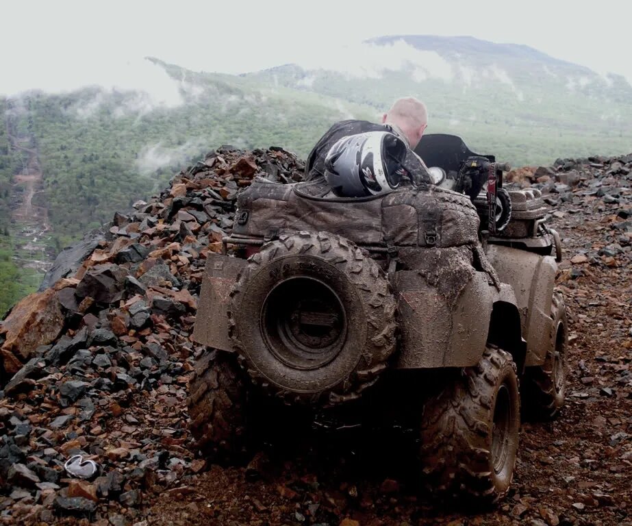 Привет, всем мои дорогие!  Сегодня я хочу поделиться с Вами своим незабываемым опытом участия в пяти дневном Русском Ралли на квадроцикле, которое проходило в живописных просторах Приморского края. Это было не просто соревнование, а настоящая проверка на прочность, и возможность насладиться красотой родного края.