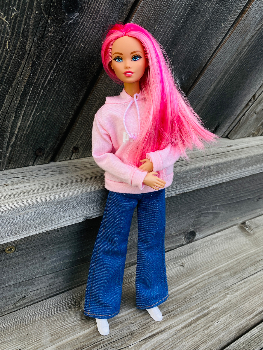 Фотографиями к посту будут снимки Адиль с недавней прогулки в парке