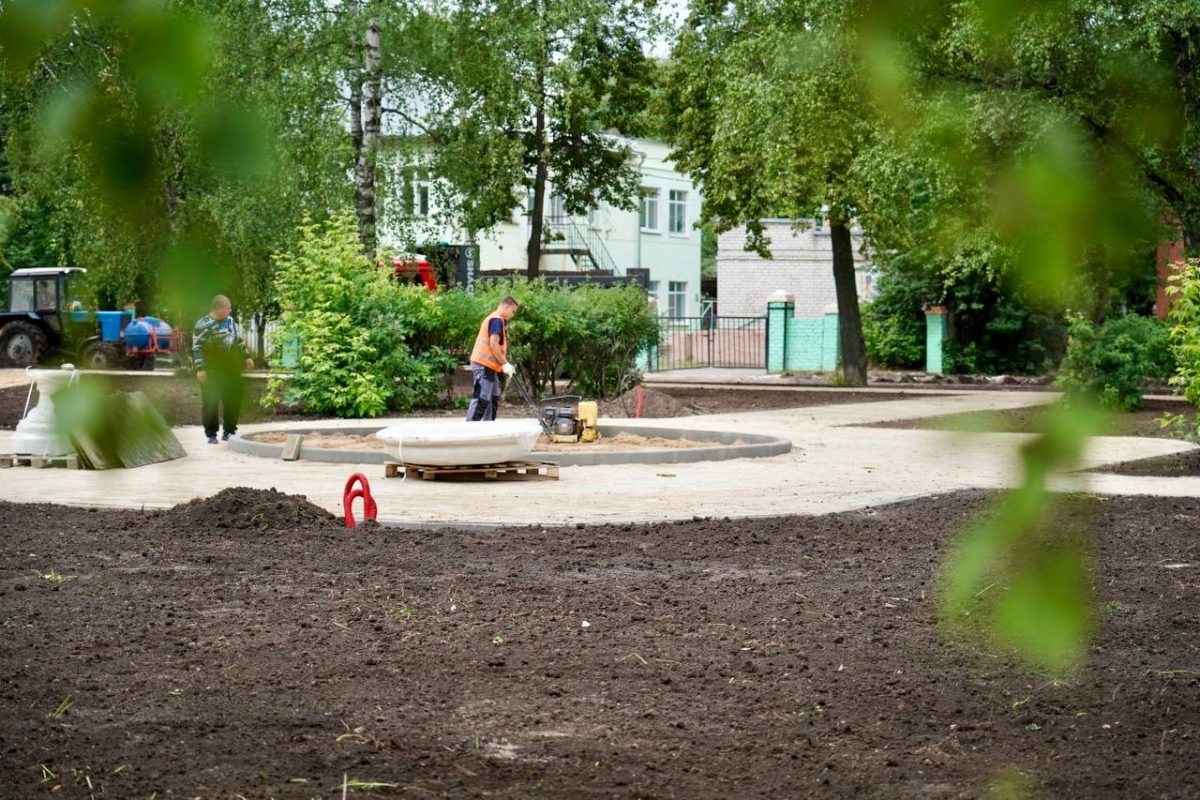    Благоустройство в сквере около ДК Орджоникидзе входит в проект \