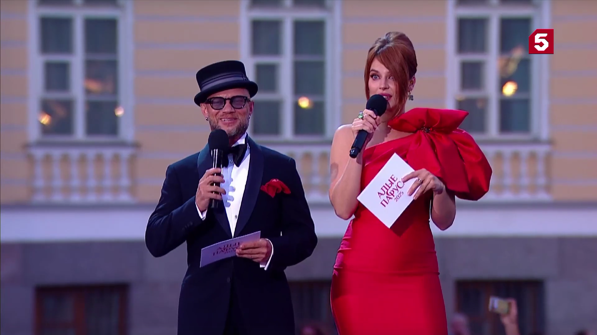 Ведущие - обновлённый кабаре-дуэт Академия