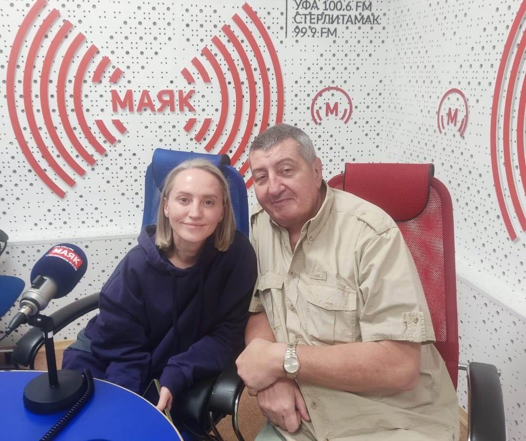    "В рабочий полдень" с вокалисткой Евгенией Радченко