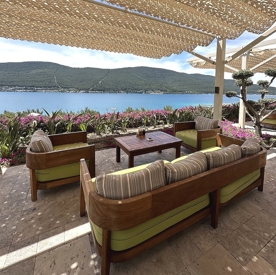 Вид на бухту Гюверджинлик с территории Titanic Luxury Collection 5*. Фото из личного архива Виктории Подольской.