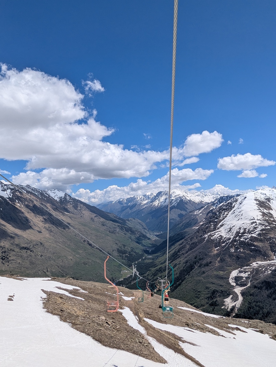 Вид с канатки горы Чегет