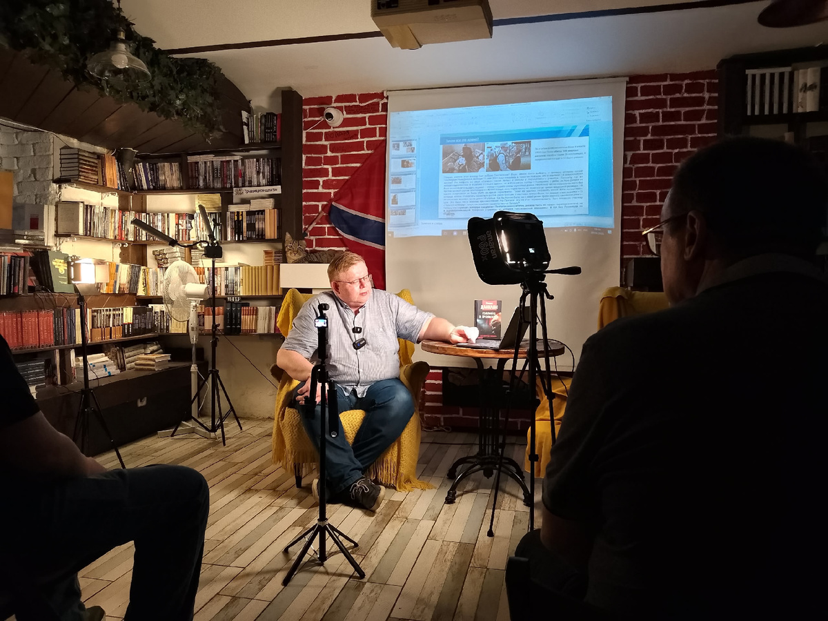 Павел Данилин презентует результаты своего исследования. Фото автора. 