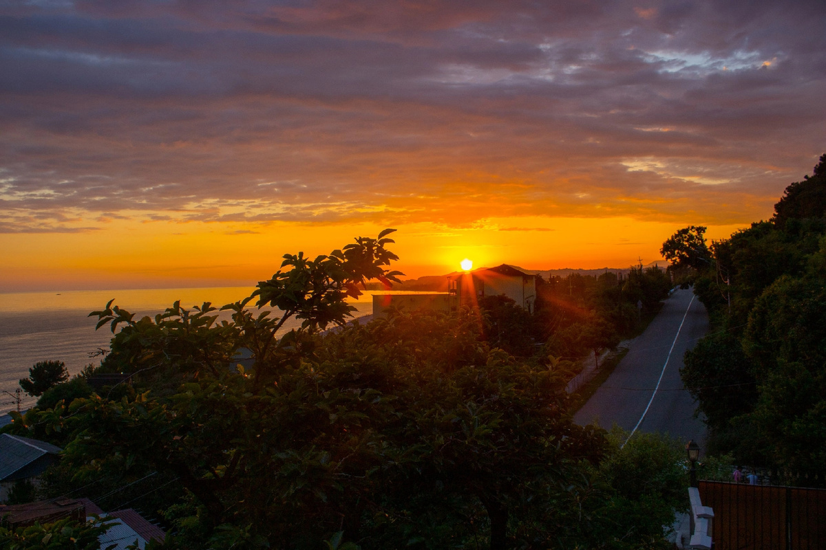 Абхазия, вечер, закат. 