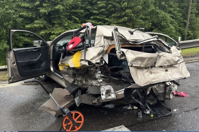    Машина оказалась сильно повреждена Фото: МВД Республики Беларусь