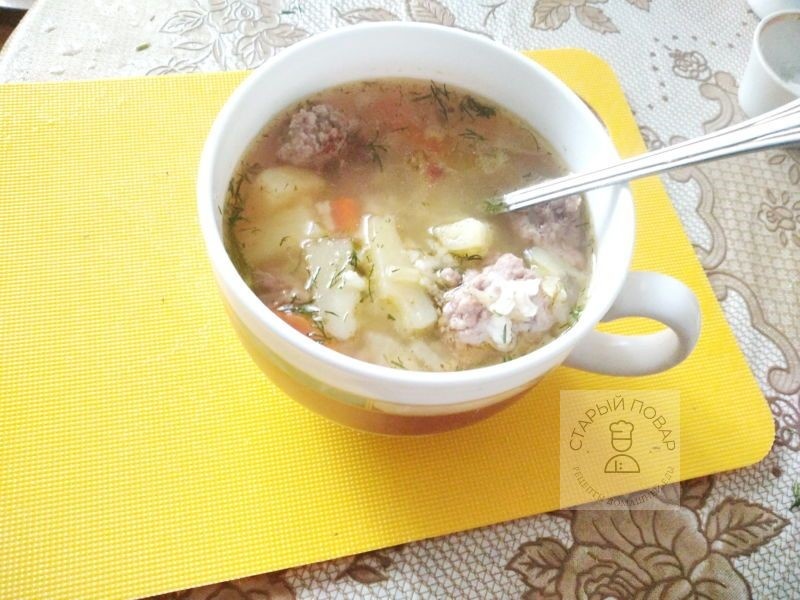 Суп с фрикадельками, готовится быстро и очень вкусный и сытный