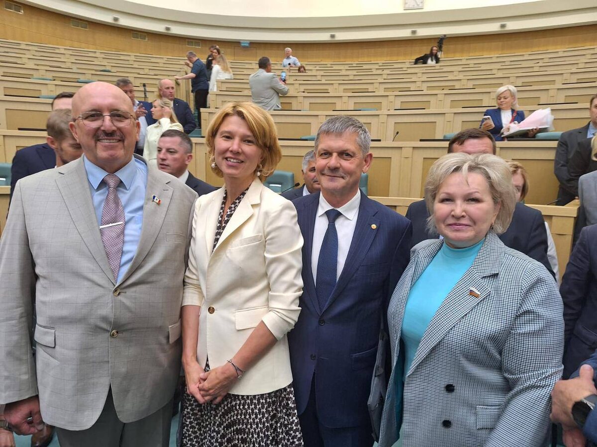 Анатолий Иванович Якунин на Пленарном заседании Форума тружеников села 