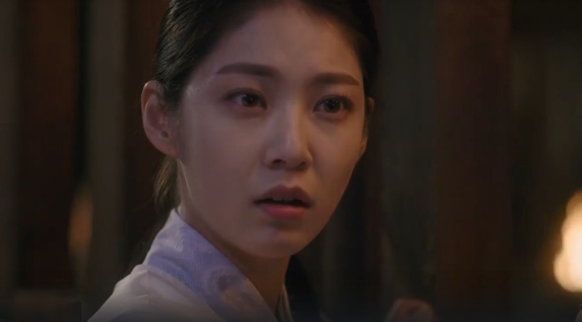 Поп-айдол Сон Суджон в исполнении актрисы Кон Сын-ён