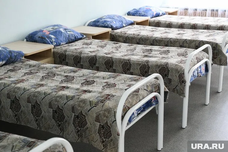 Во время закрытия хостела приставами, в нем проживало около 60 человек
Фото: Владимир Жабриков © URA.RU