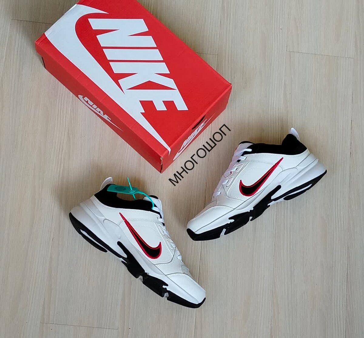 Вид сверху кроссовки Nike