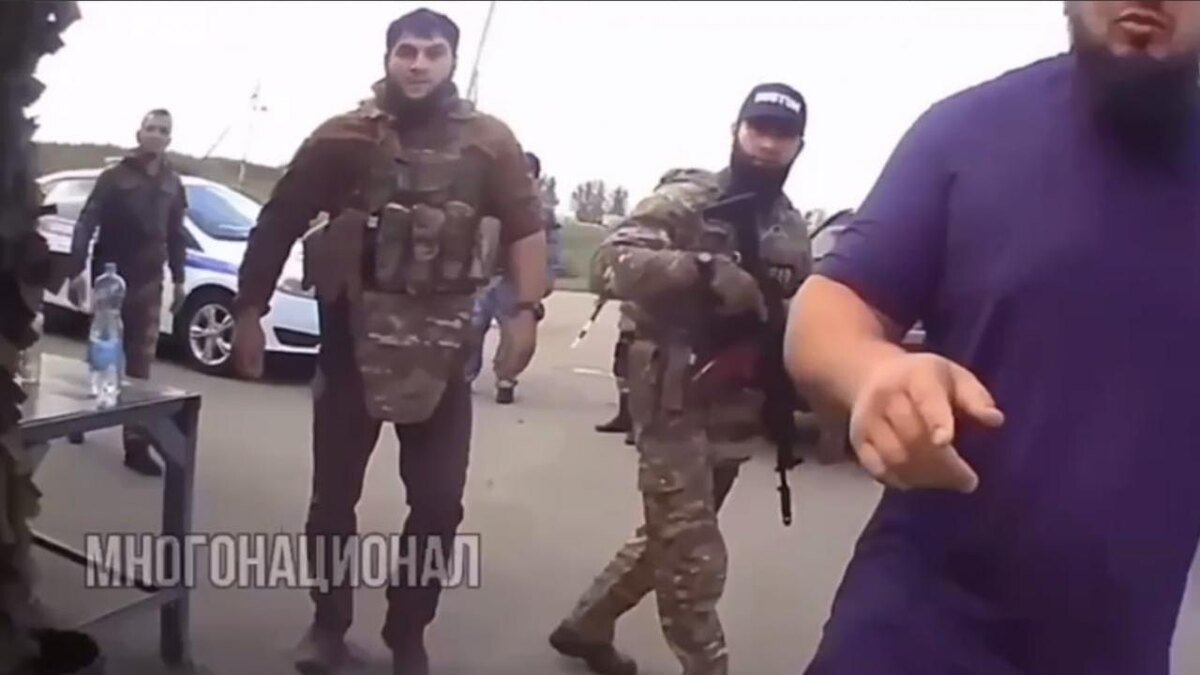    Момент нападения попал на видео. Скрин ТГ-канала "Многонационал"