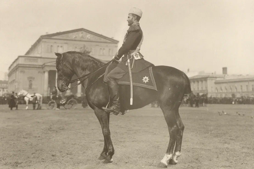     Великий Князь Сергей Александрович во время парада на Театральной площади, 1903. ГА РФ