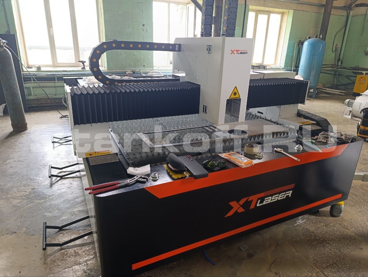  Оптоволоконный лазерный станок для резки металла XTC-1530W/6000 Raycus

