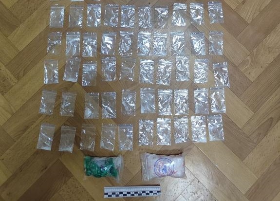 Из незаконного оборота изъяли 820 свертков с наркотиками