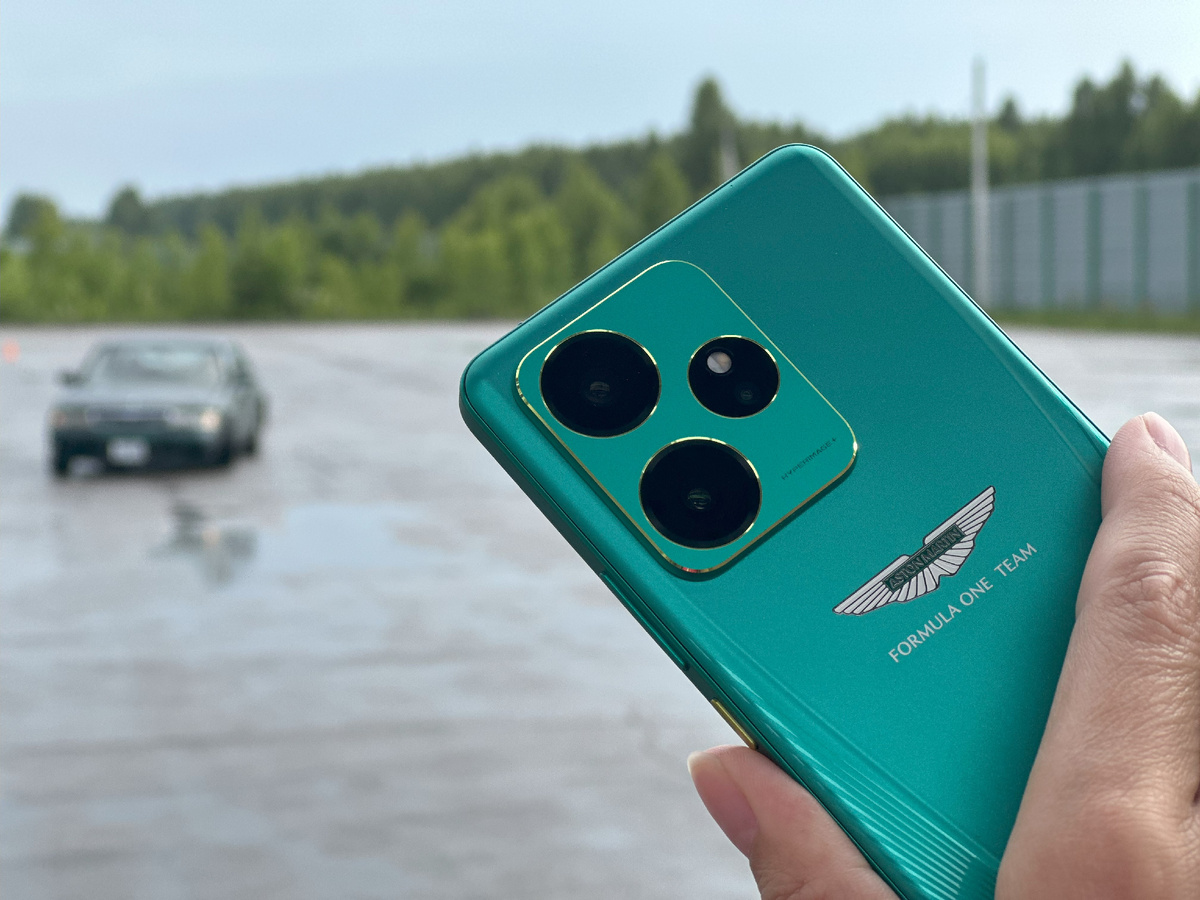 Задняя крышка смартфона