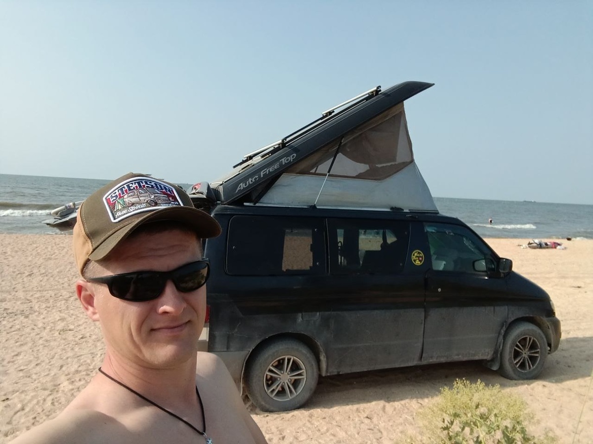 Мазда Бонго Френди на пляже