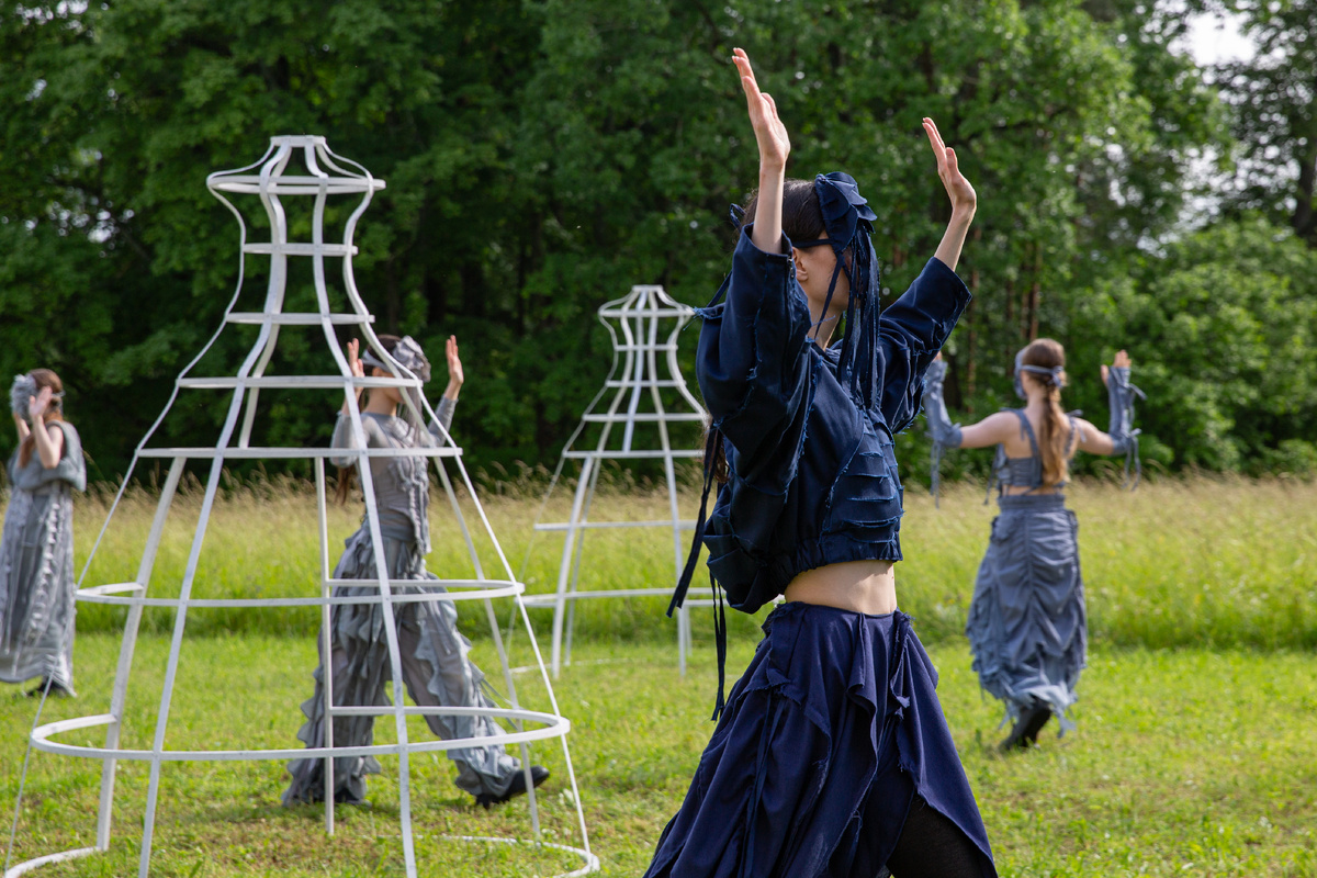 Показ коллекции Надежды Абзаевой. Фото: ГМЗ «Царское Село», Екатерина Новак