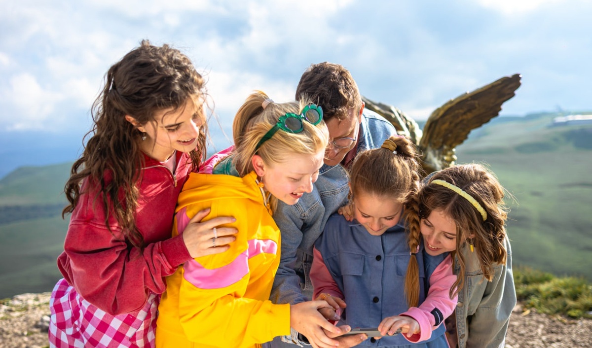    "В фильме Веник вместе со своей дружной семьей отправится в большое и необычное путешествие. Фото: СТС"