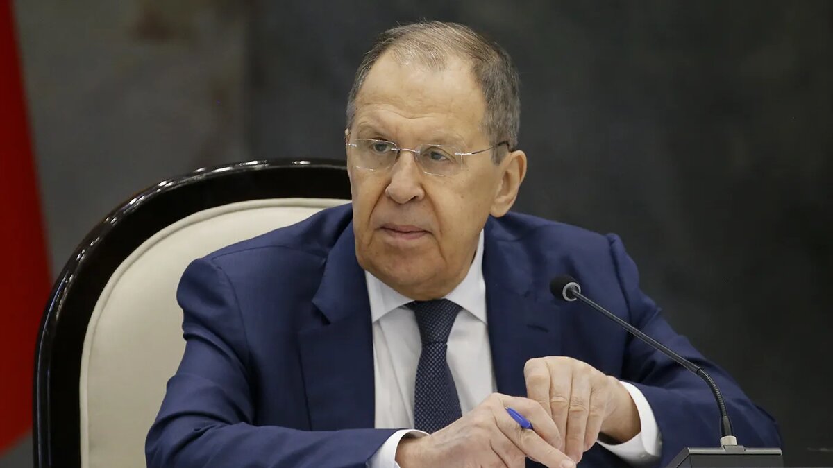   Yuri Kochetkov / EPA / TASS- Министр иностранных дел России Сергей Лавров