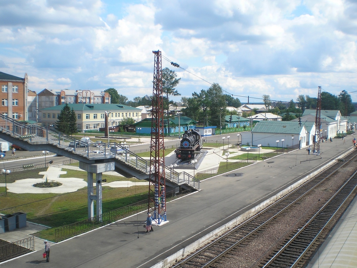 Иланский . Вид с виадука на ЖД вокзал. 