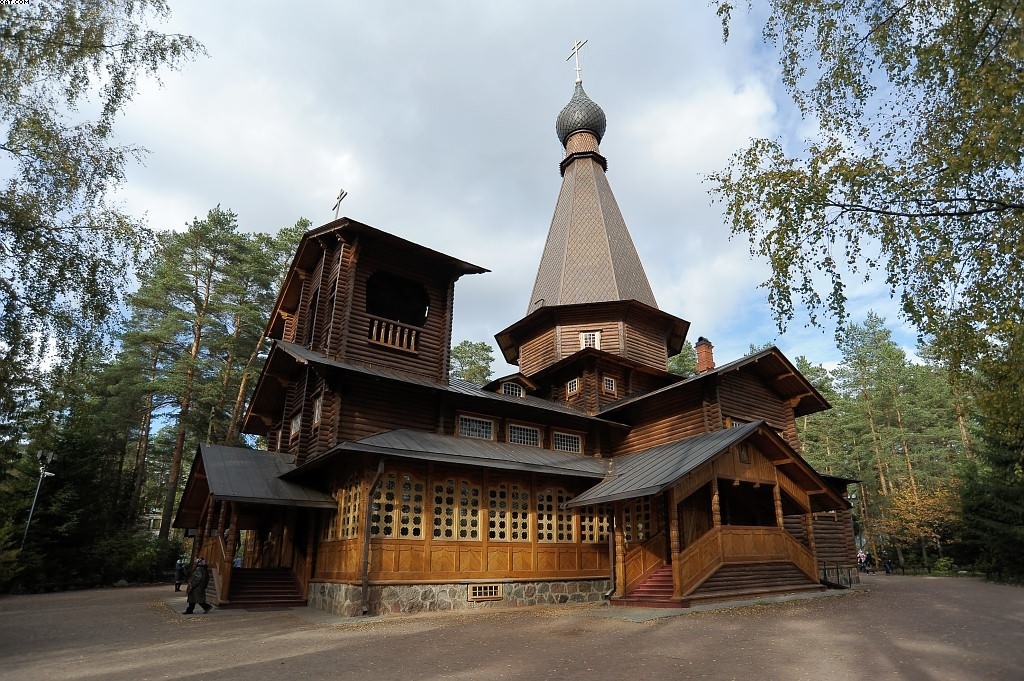 Источник: https://globus.aquaviva.ru/khram-kazanskoy-ikony-bozhiey-materi-v-pos-vyritsa