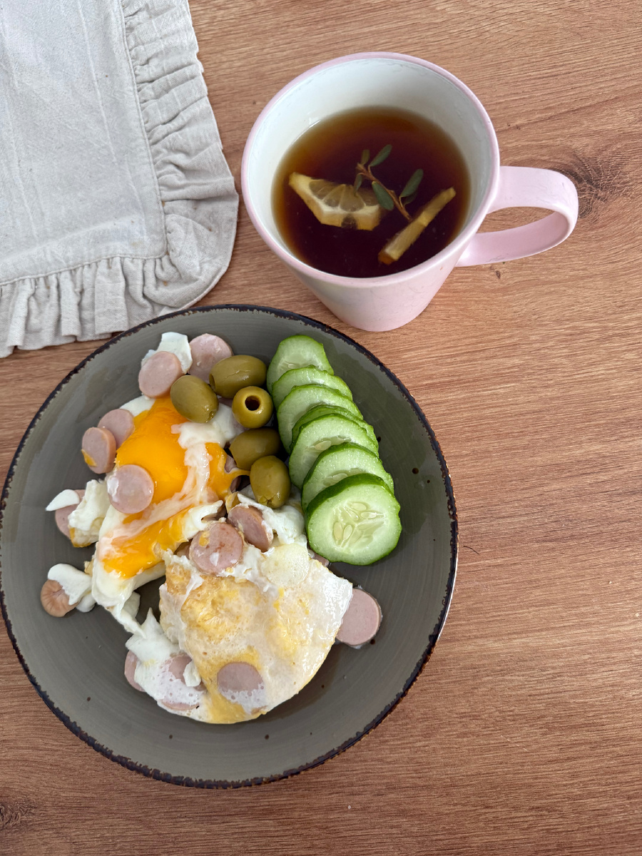 Мой завтрак на скорую руку. Муж не стал, на работе поел