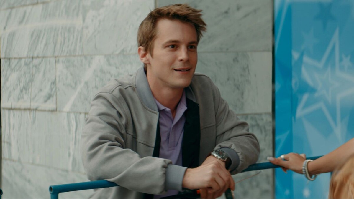 кадр из сериала Москва слезам не верит. Все только начинается