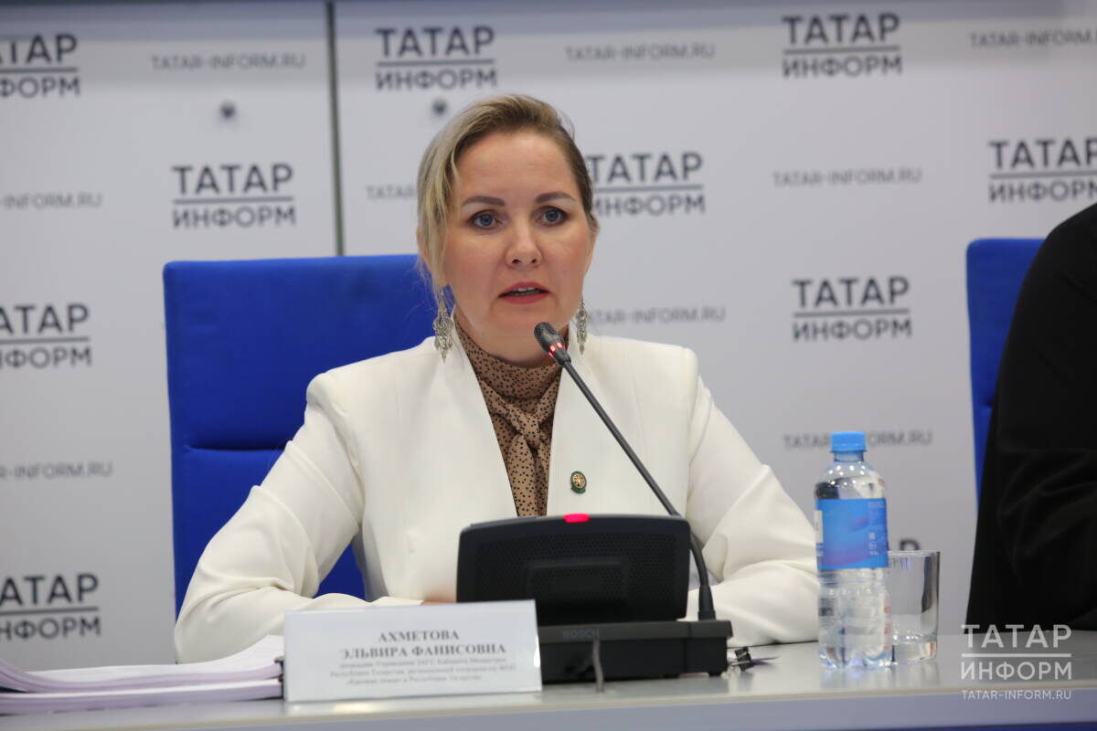 Эльвира Ахметова: «Руководством республики уделяется большое внимание теме семьи, материнства, отцовства, детства, поддержке многодетных семей»Фото: © Султан Исхаков / «Татар-информ»