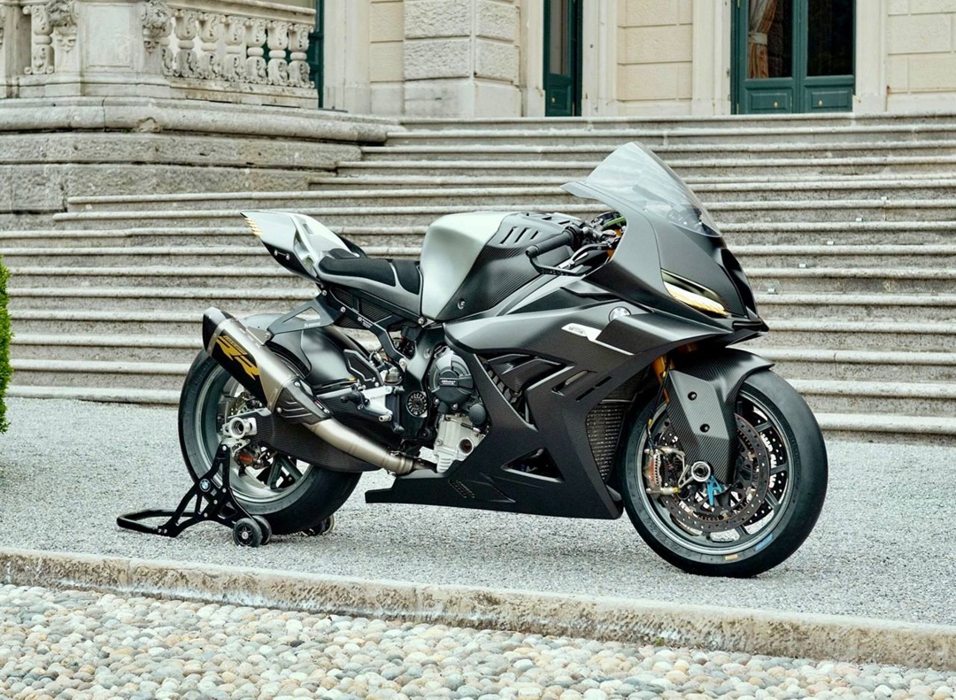 BMW представил новую экстремальную версию 1000RR, которая называется BMW Concept RR
