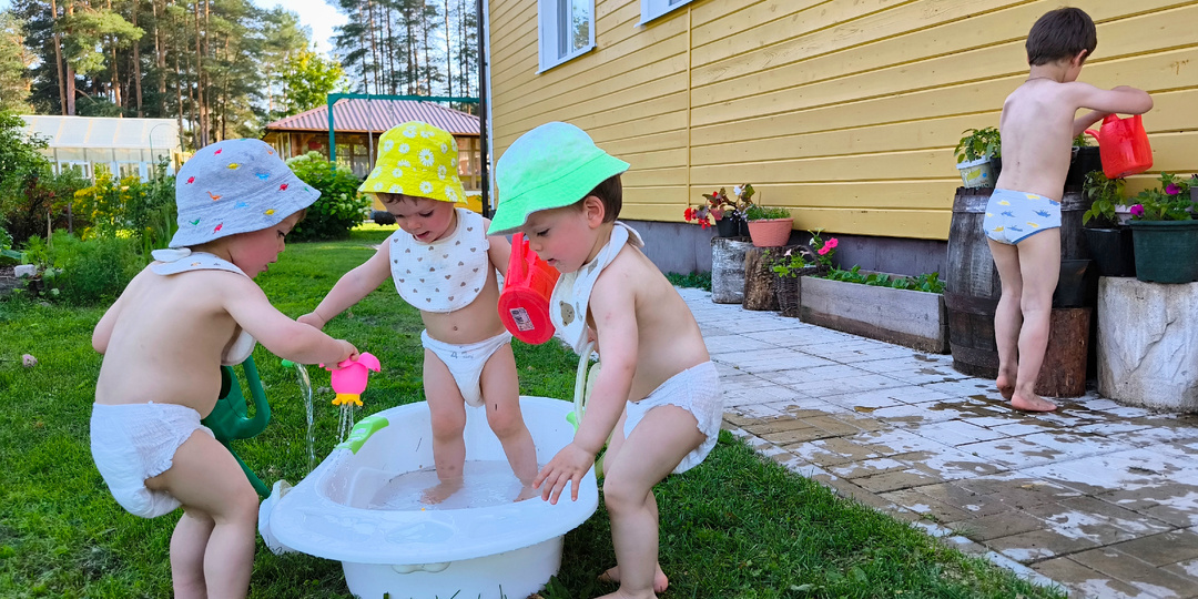 Как мы купали тройняшек в жаркие дни лета