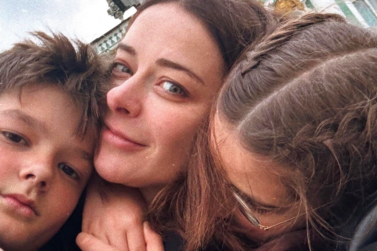     Марина Александрова показала трогательные фото с дочерью и сыном в Санкт-Петербурге