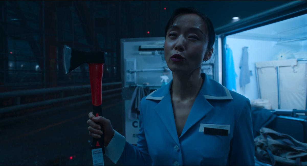 Топорик купила в хозяйственном)