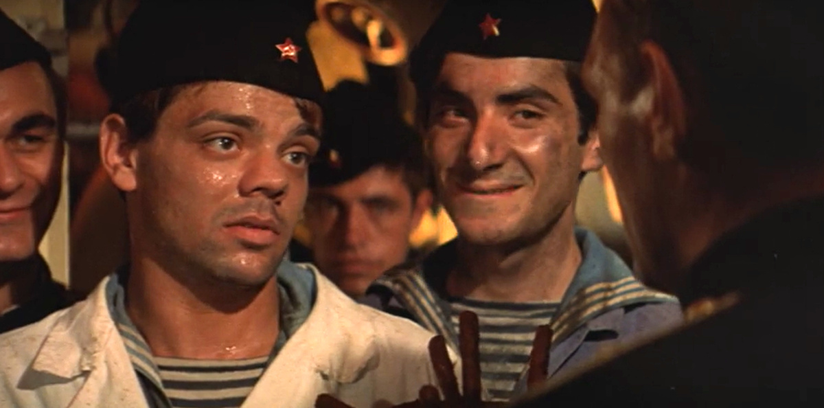 Кадр из кинофильма "Командир счастливой "Щуки", 1972 г., режиссер Борис Волчек, сценаристы Владимир Валуцкий, Борис Волчек, композитор Александр Зацепин (скриншот)