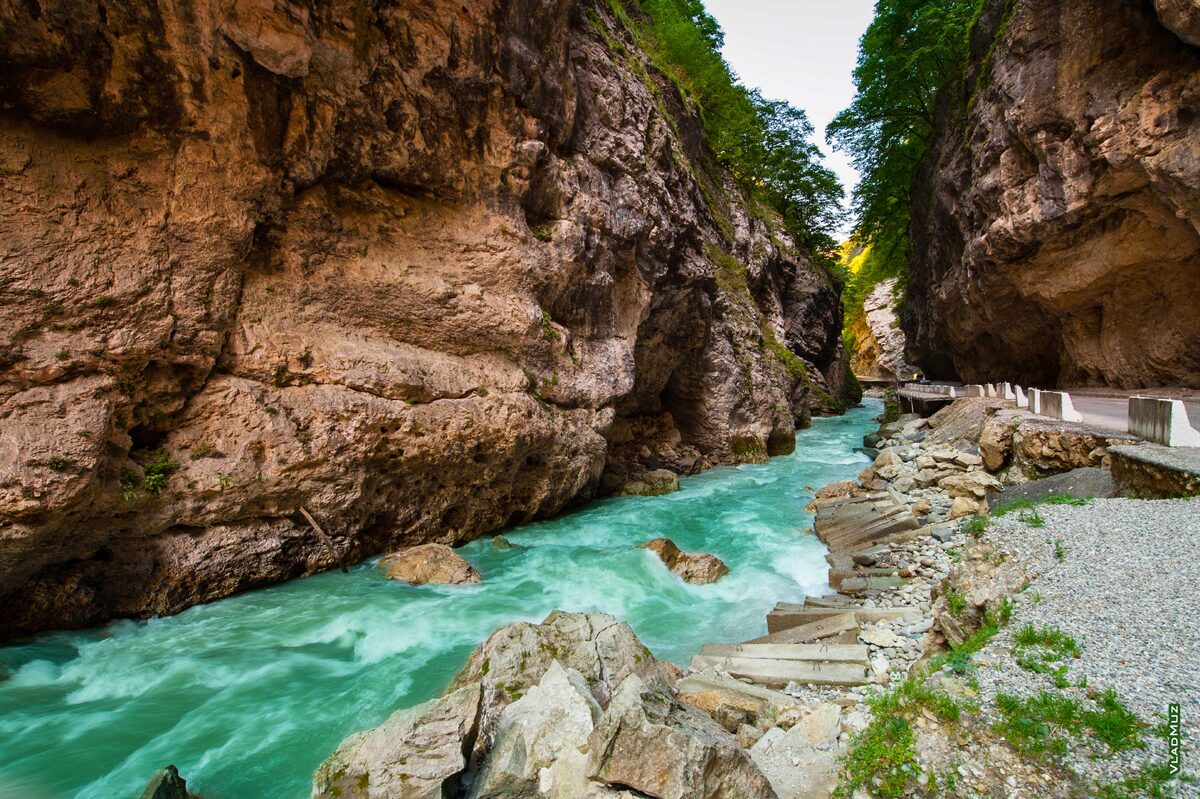Чегемское ущелье. https://www.vladmuz.ru/travel_photos/kabardino-balkariya/chegem-gorge/