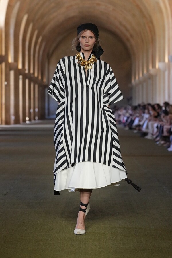 листайте галерею