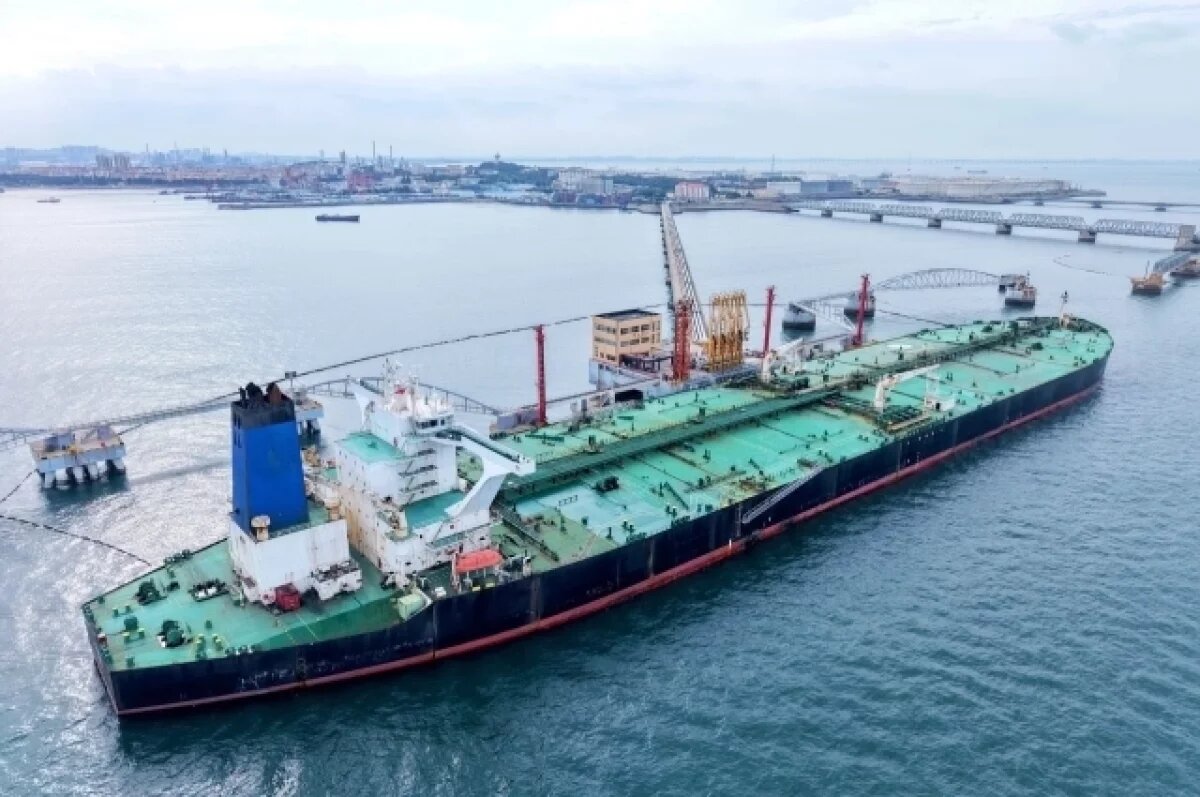    Bloomberg: вблизи Ливии произошёл взрыв на танкере, ранее заходившем в РФ