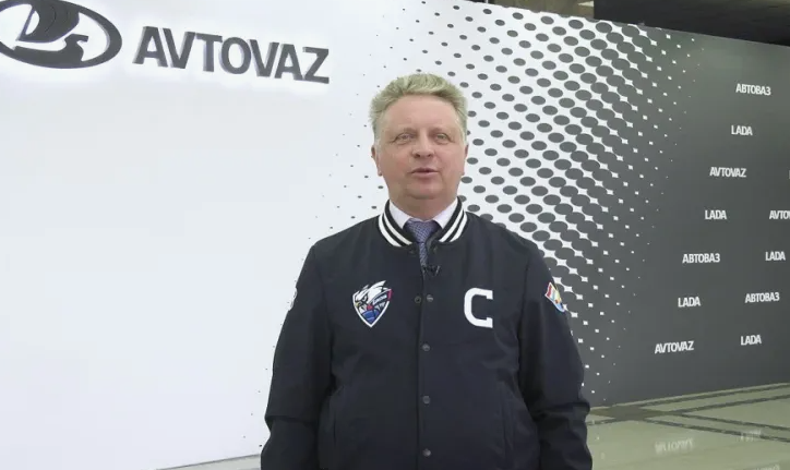 LADA не продается. АвтоВАЗ в панике. Не берут даже со скидками.