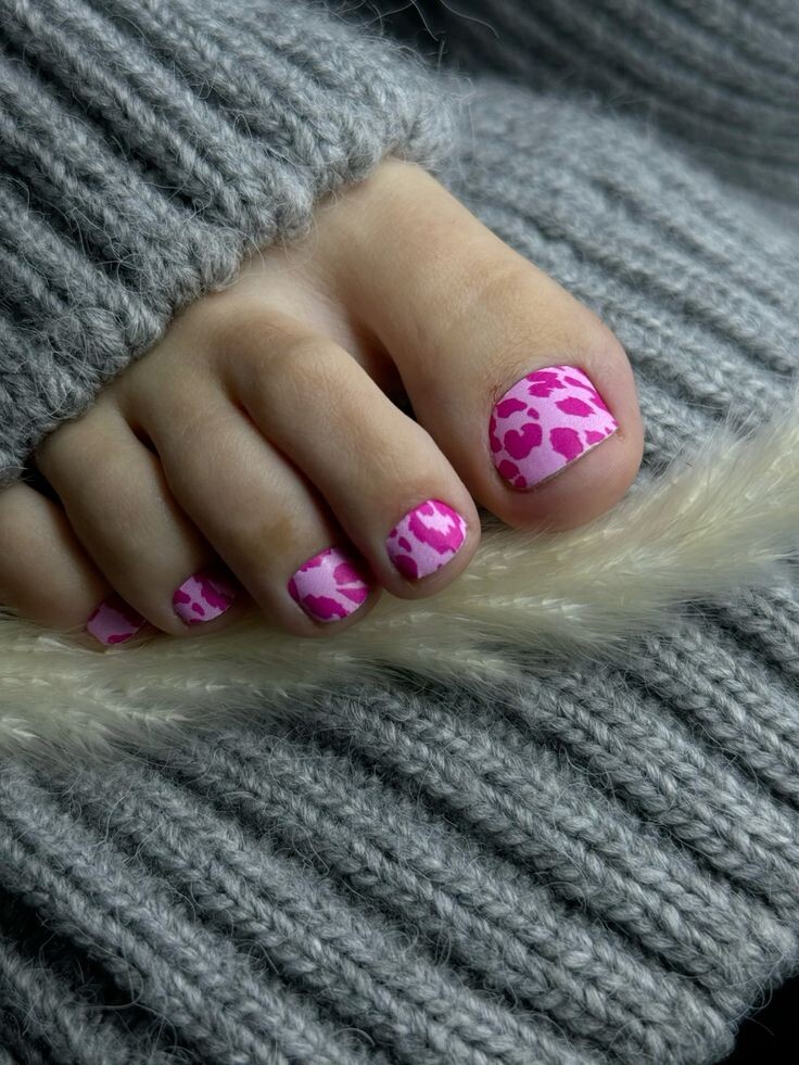 Педикюр плёнками в Санкт-Петербурге – идеальное решение для красивых и здоровых ногтей