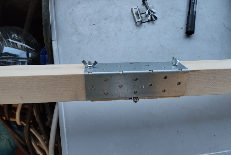 и крепёжный уголок