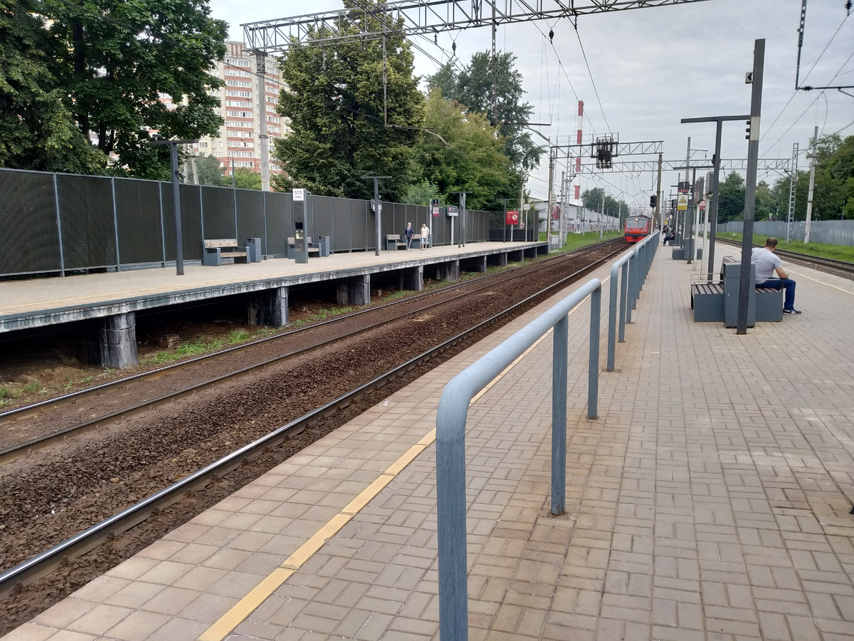 Электропоезд ЭД4М в июне 2025 года, фото автора