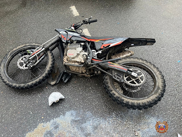 Питбайк въехал в автобус. В Твери в ДТП пострадали подростки