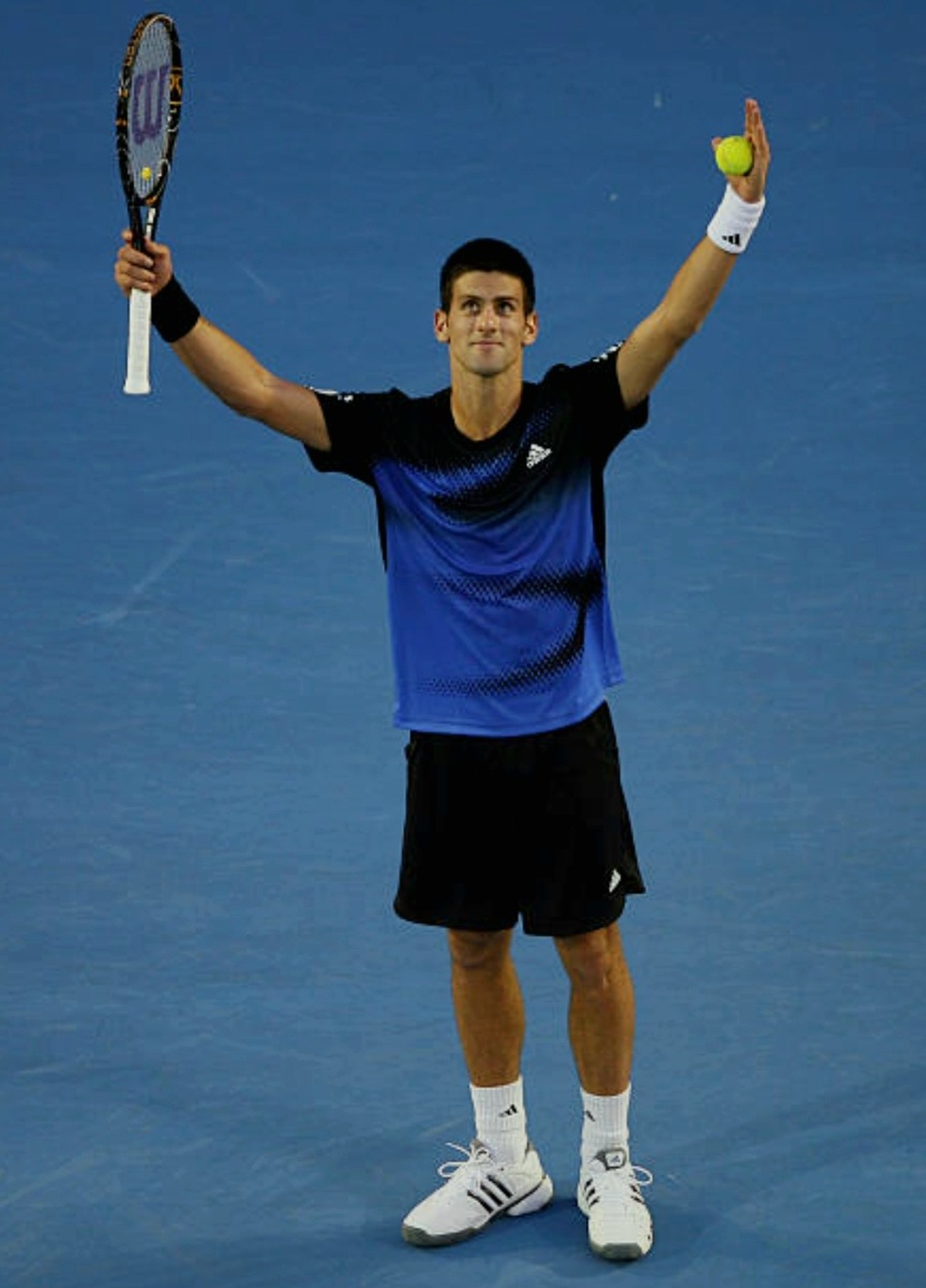 Australian Open- 2008: Новак Джокович празднует свой первый из 24 титулов на одиночных турнирах Большого Шлема🏆 А в его руках Wilson H22 в пейнтджобе K(Blade)⚠️