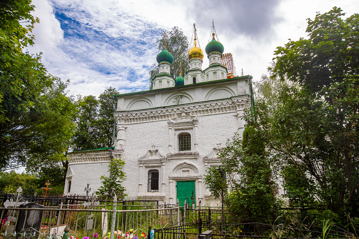 Церковь Рождества Пресвятой Богородицы. Рождественно (Рождествено-Суворово), городской округ Мытищи, Московская область. Фото автора статьи (ещё 1 фото, листайте галерею)