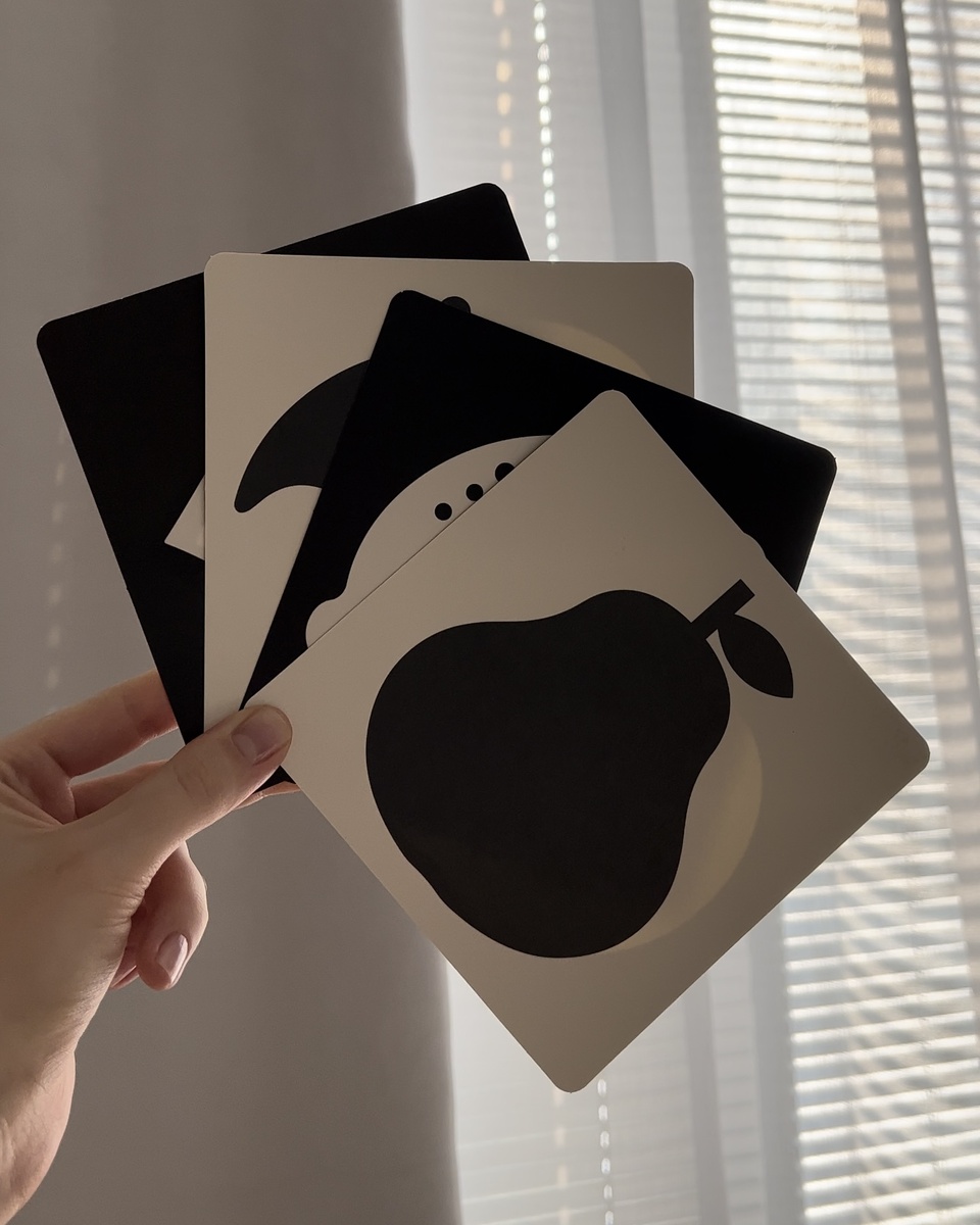 Черно-белые карточки