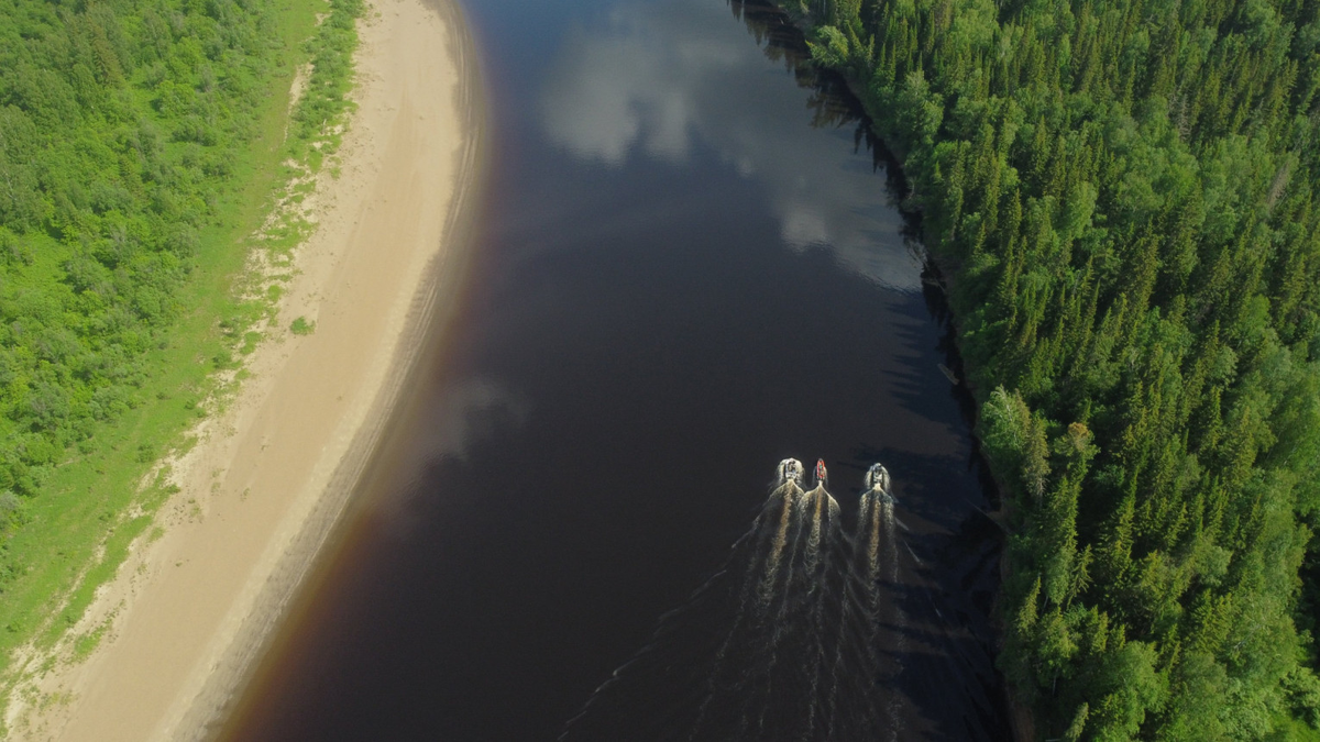 Река Северная Сосьва, между поселками Хулимсунт и Няксемволь. Фото: Дмитрий Сотников