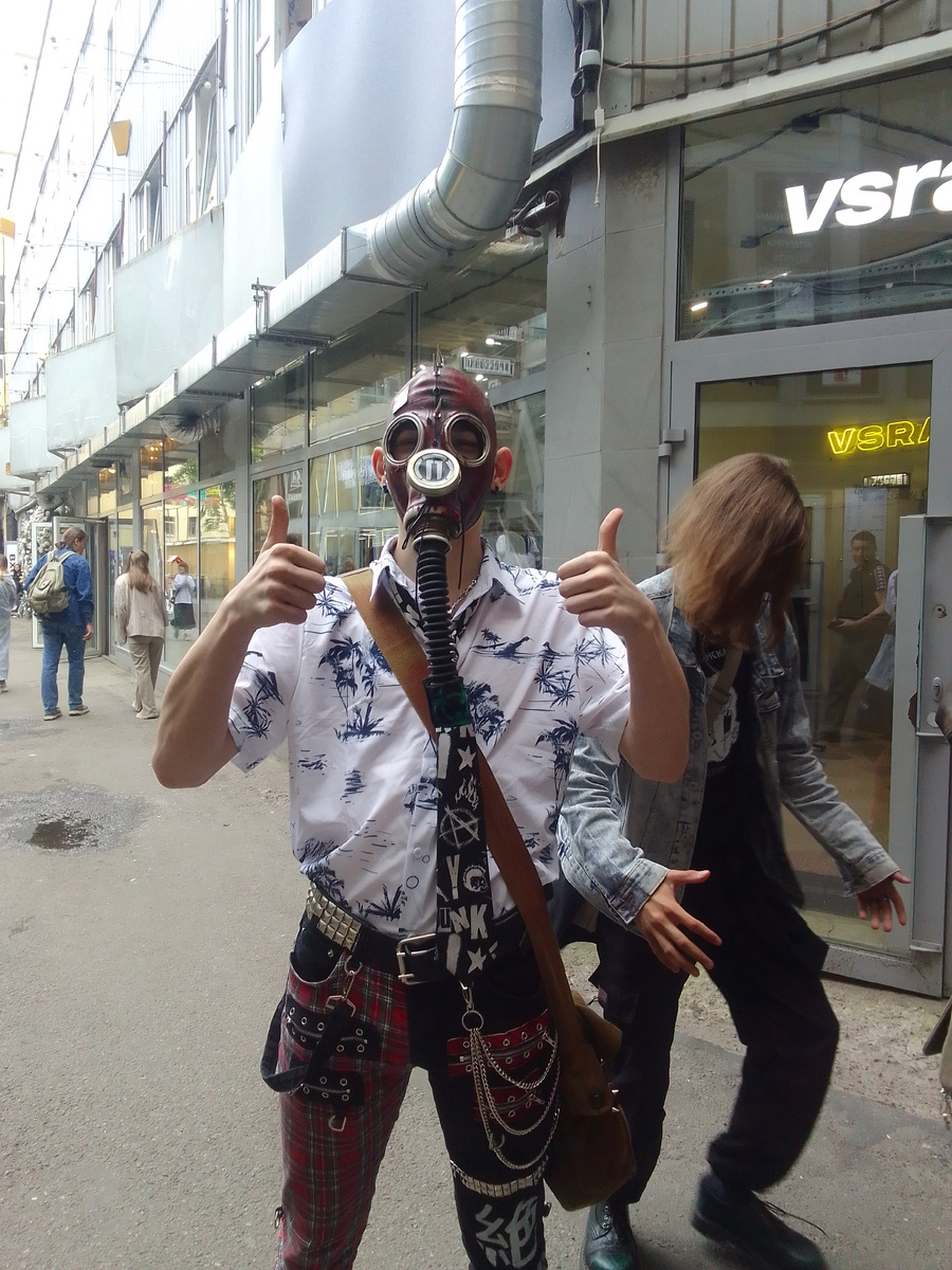 Такой Фантомас встретил нас на входе😁