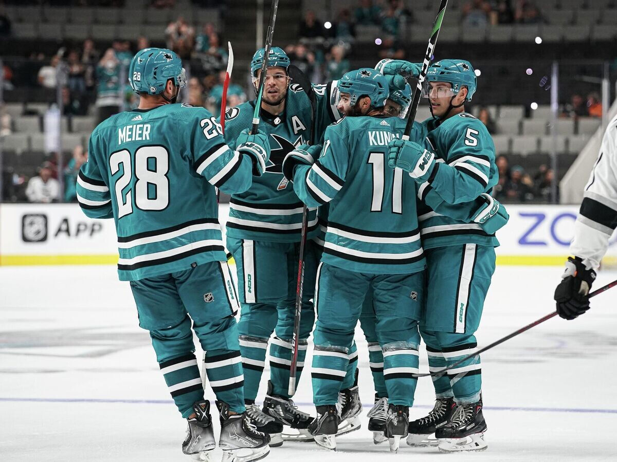    Хоккеисты "Сан-Хосе Шаркс" в матче НХЛ© пресс-служба клуба "Сан-Хосе Шаркс"