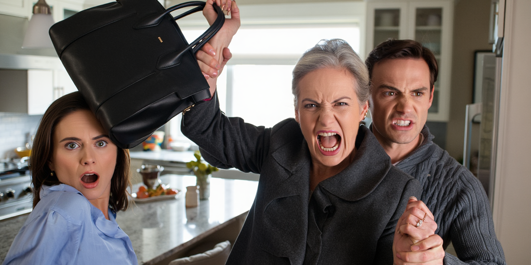 Свекровь пришла за деньгами с ключом от нашей квартиры, но не ожидала увидеть мужа